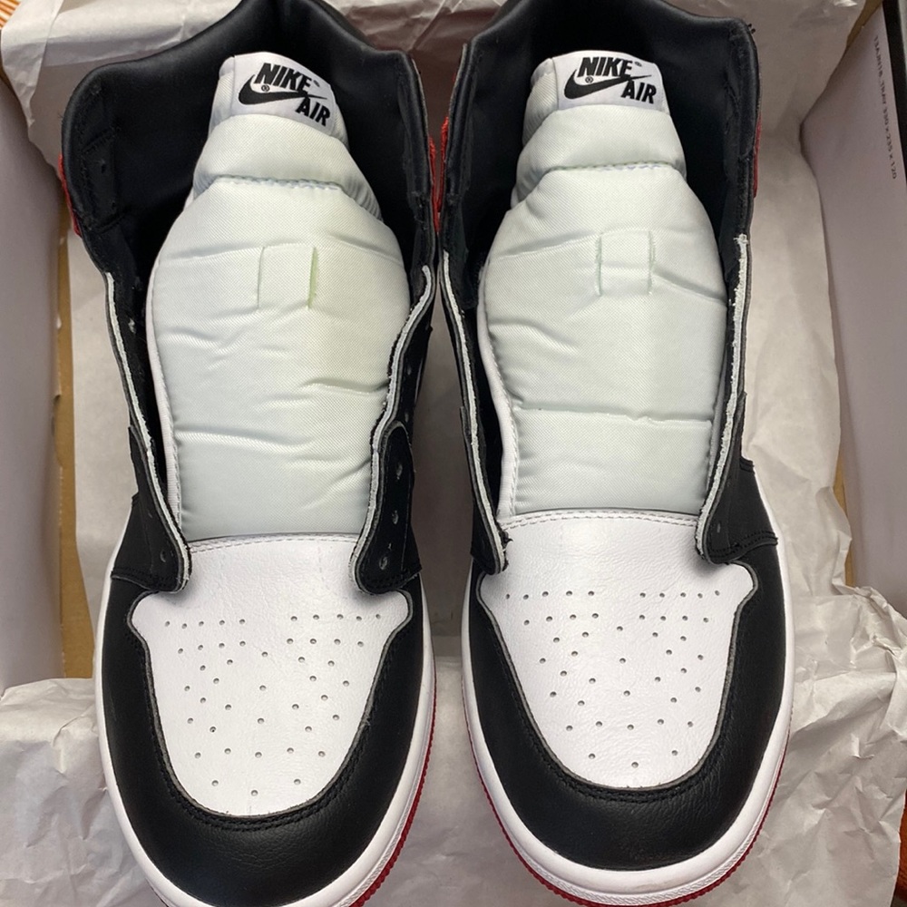Air Jordan 1 Retro High Satin Black Toe - CD0461-016 - Picture 3 of 6